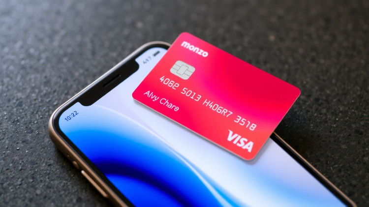 Is Monzo's new credit card, which automatically invests cashback, good?