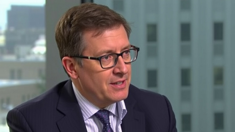 The secret to Next CEO Simon Wolfson's success is to turn setb